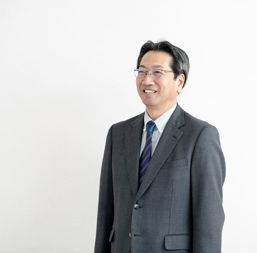 代表取締役　岡部 一浩